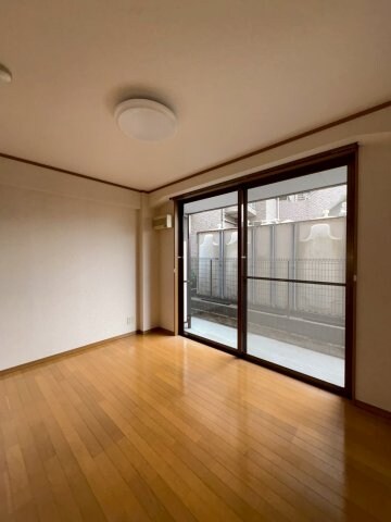 物件内観写真3　(※他部屋参照※)