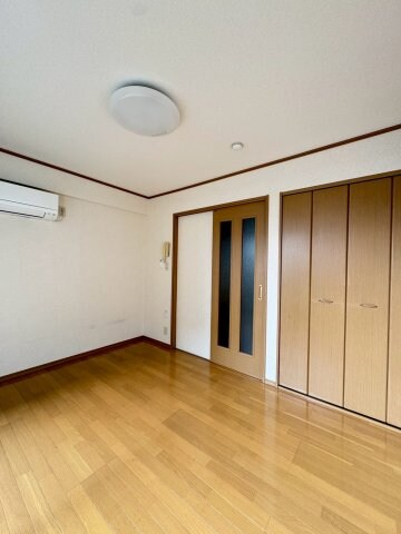 物件内観写真5　(※他部屋参照※)