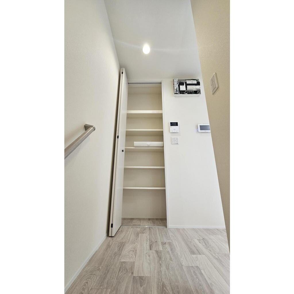 物件内観写真16　(収納)