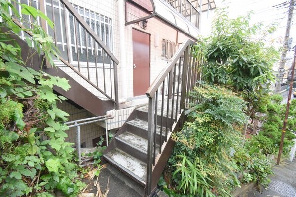 エントランス(別部屋の参考写真になります)
