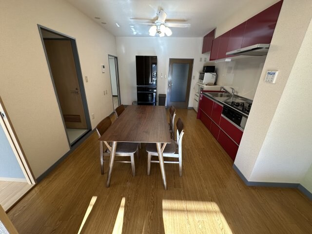 物件内観写真4　(※家具家電付き)