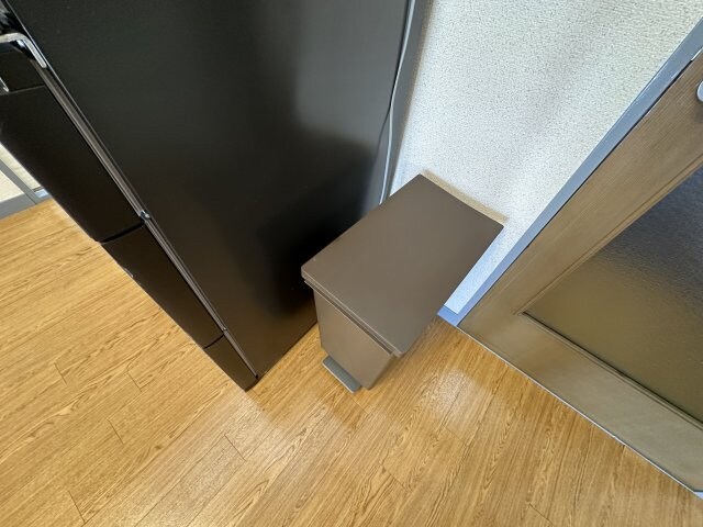 物件内観写真27　(※家具家電付き　ゴミ箱)