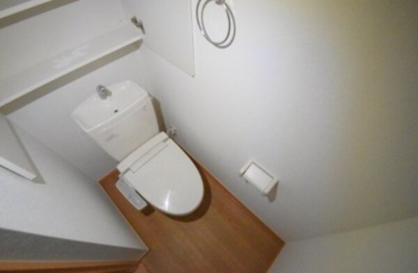 トイレ(同施工会社、参考写真)
