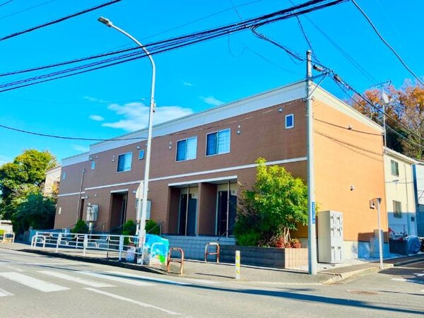 エントランス(外観写真（昼）)