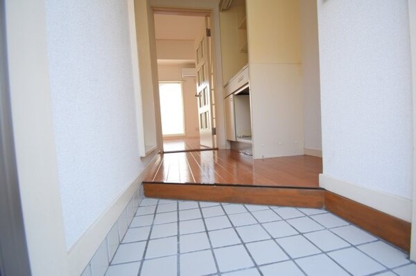 玄関(同間取別部屋の写真です)