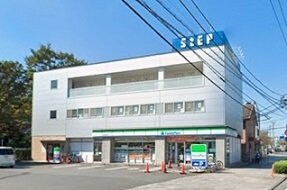 物件外観写真6　(ファミリーマート横浜公田町店まで582m)