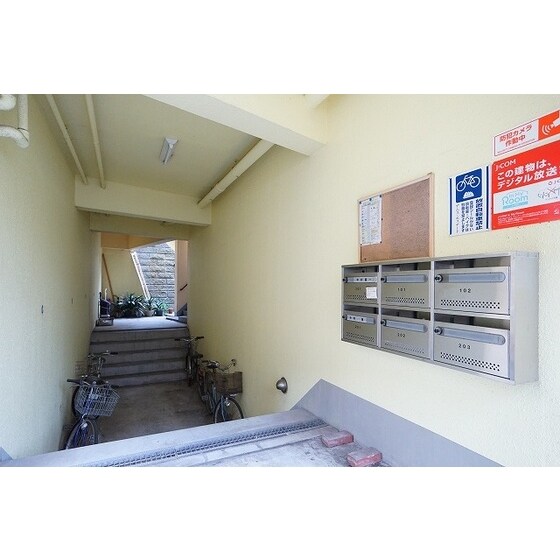 物件外観写真2　(エントランス)