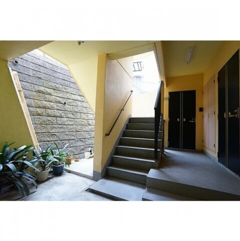 物件外観写真3　(エントランス)