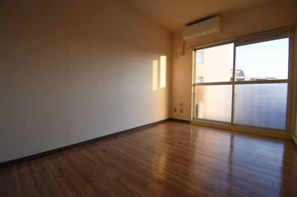 居室(※他の室内写真です)