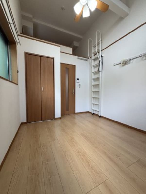 居室(※別部屋参考画像です。)