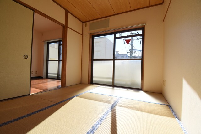 物件内観写真6　(※別室参考写真)