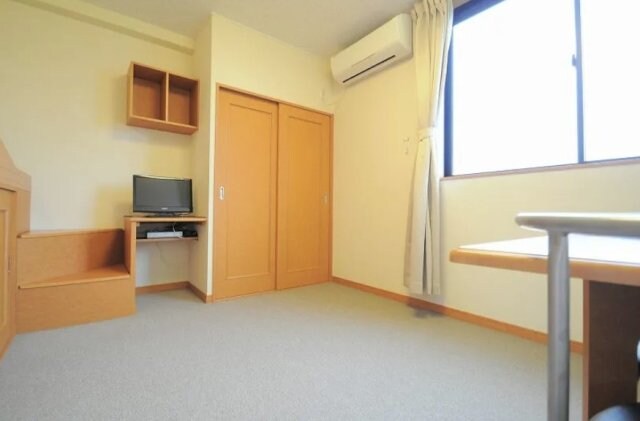 物件内観写真2　(現状優先となります。(1階はフローリング使用))