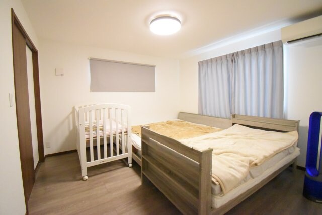 物件内観写真4　(家具家電は撤去いたします。イメージとしてご覧ください。カーテ)