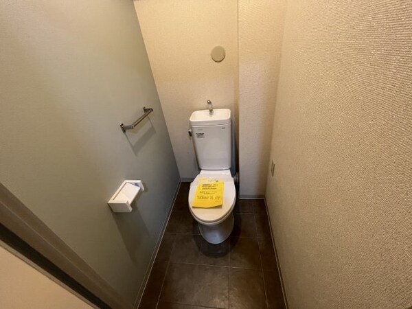 トイレ(同物件別部屋参考写真です。)