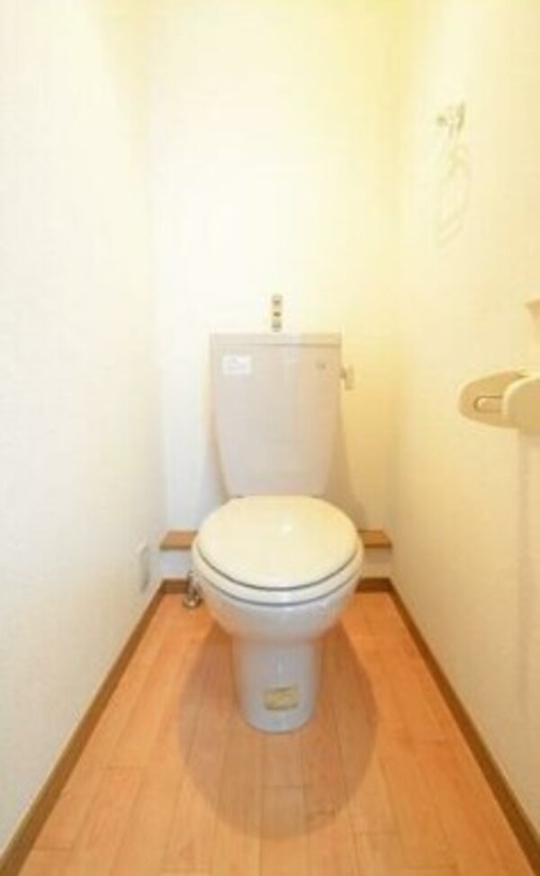 トイレ(同物件別部屋参考写真です。)
