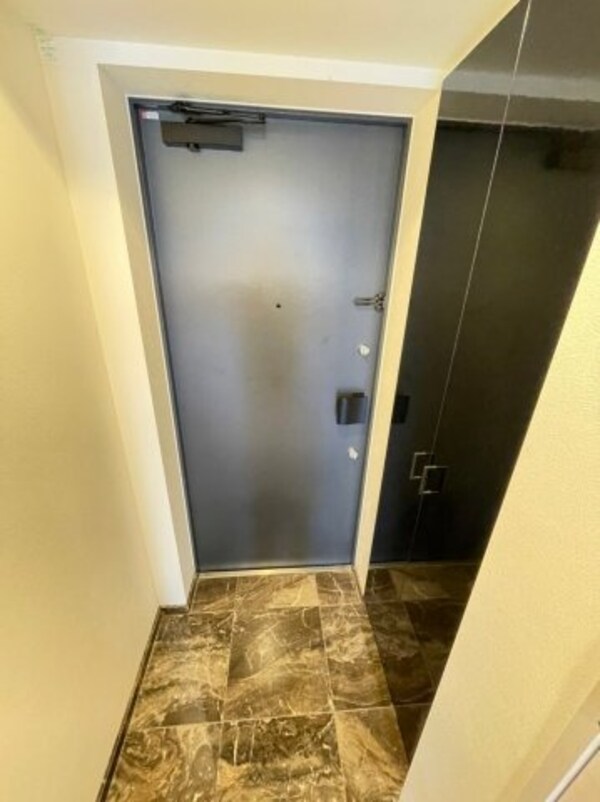 玄関(※同仕様別部屋の写真です)