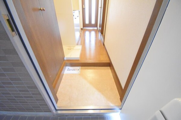 玄関(別号室の同間取のお写真です)