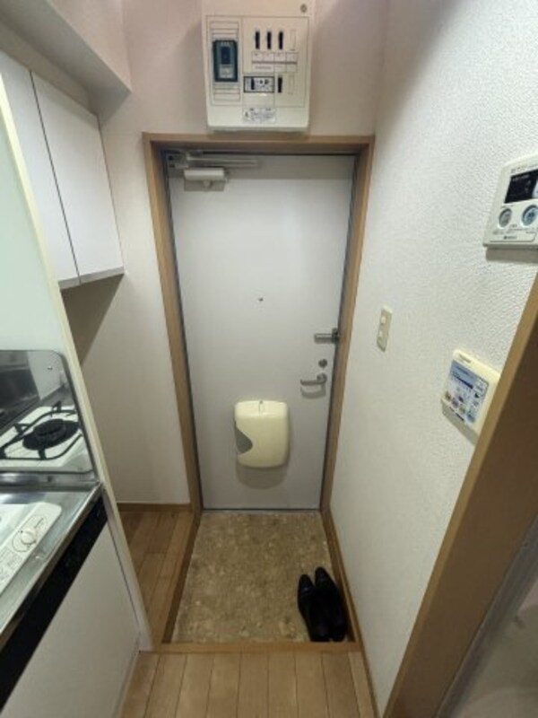 玄関(※別部屋参考画像です。)