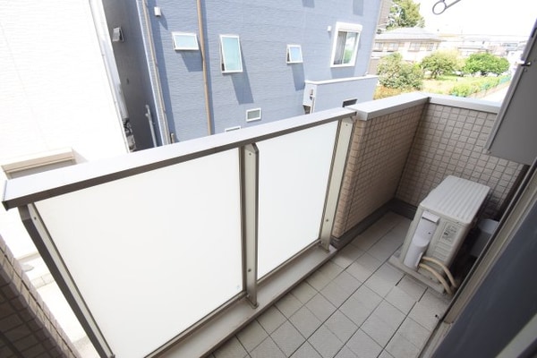 バルコニー(別部屋参考写真(クリーニング前))