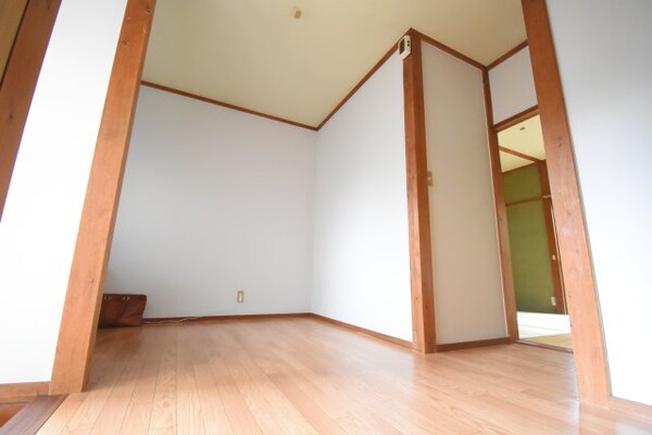 居室(別部屋参考写真)