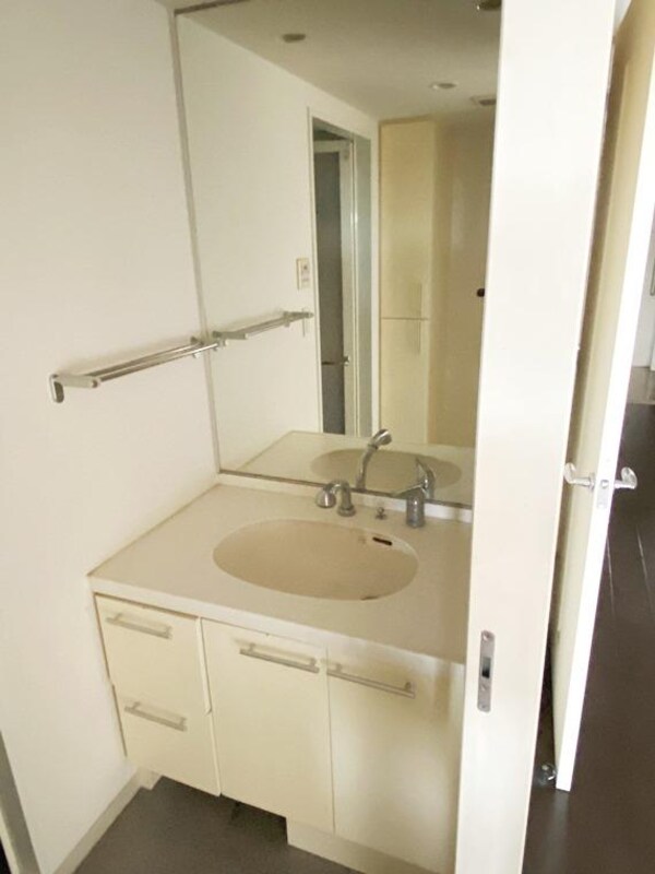 洗面・脱衣所(コンパクトで使いやすい洗面所)