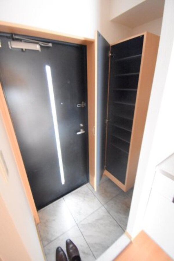 玄関(※他部屋のお写真です※)