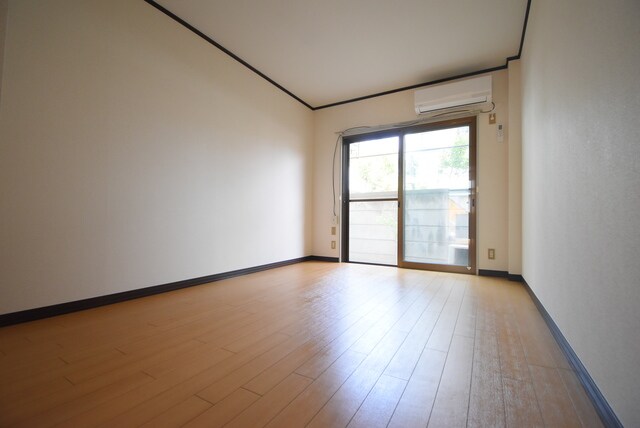 物件内観写真2　(※別室参考写真)