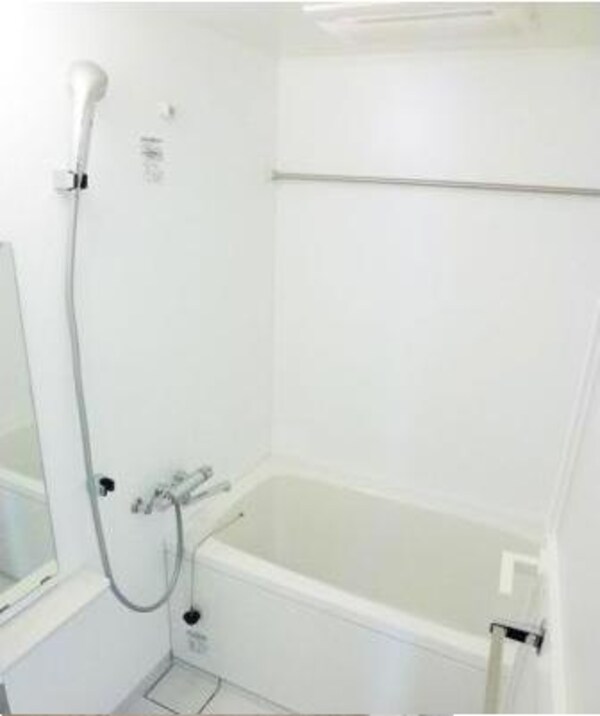 浴室(同物件別部屋参考写真です。)