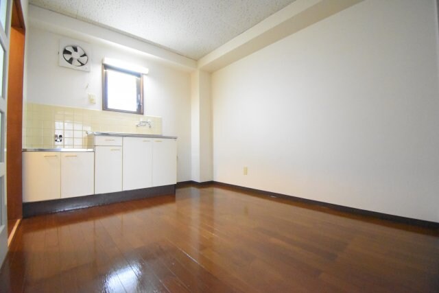 物件内観写真6　(※別室参考写真)