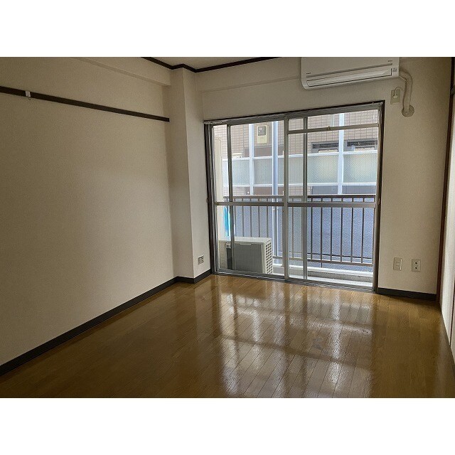 物件内観写真3　(洋室)