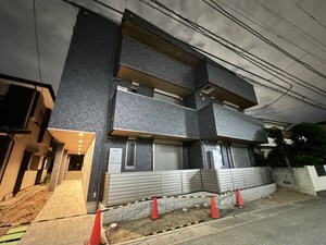 アウトゥーノ外観写真