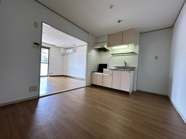 物件内観写真3　(※別室参考写真)