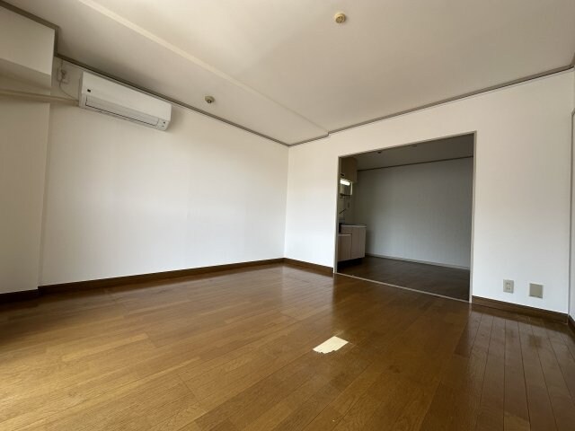 物件内観写真12　(※クリーニング前)