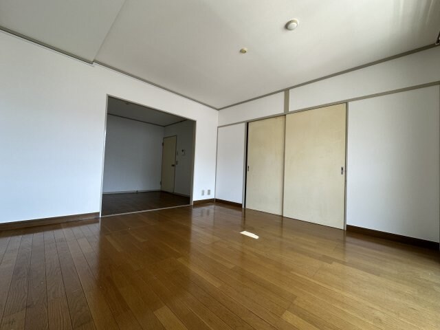 物件内観写真13　(※クリーニング前)