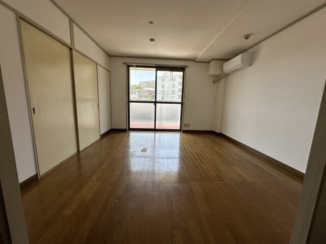 物件内観写真14　(※クリーニング前)