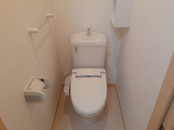 トイレ(コンパクトで使いやすいトイレです)