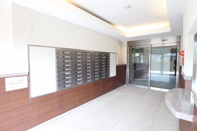 物件外観写真2　(エントランス)