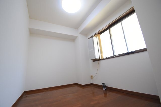 物件内観写真8　(別号室参考写真)