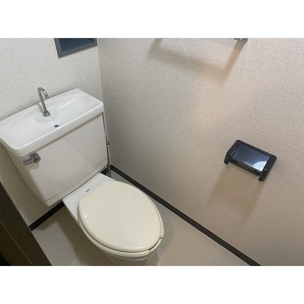 トイレ(コンパクトで使いやすいトイレです)