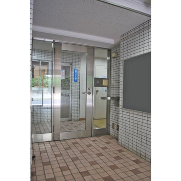 エントランス(きれいな内装です)