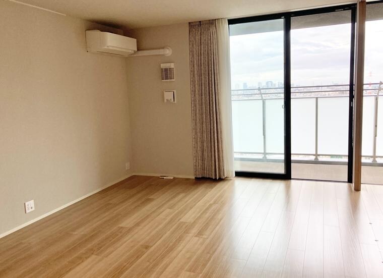 物件内観写真7　(こちらの居間で趣味の時間をお楽しみください)