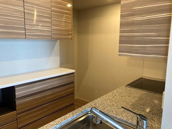 内装他(キッチンです)