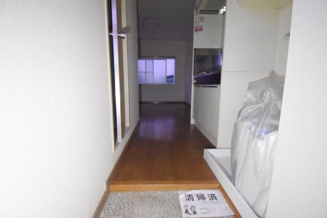 玄関(※別部屋参考画像です。)