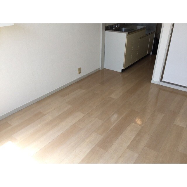 物件内観写真6　(使いやすい居間です)