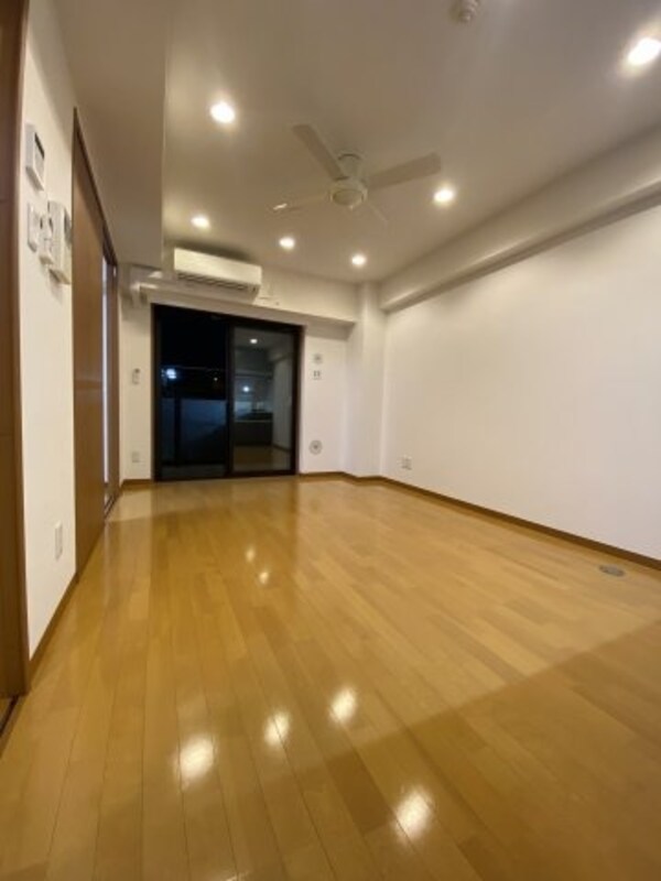 居室(※別部屋参考画像です。)