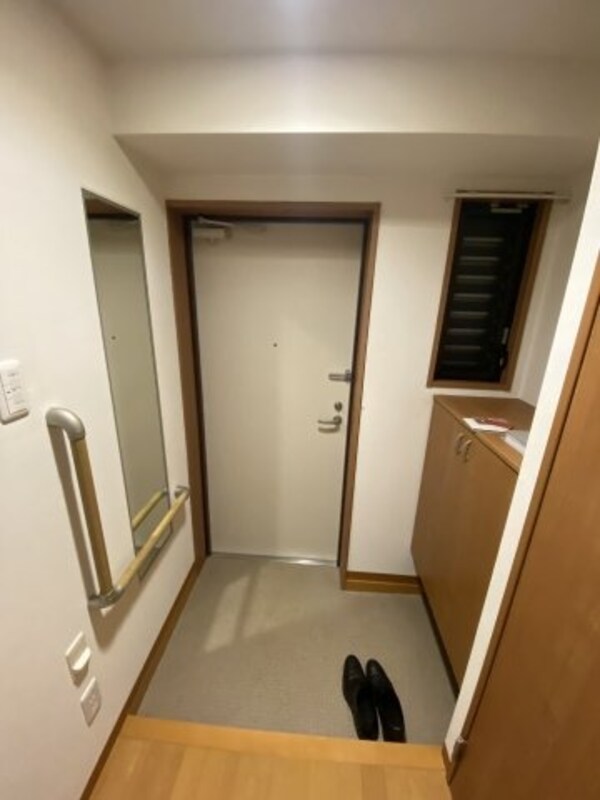 玄関(※別部屋参考画像です。)