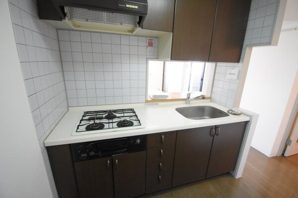 キッチン(同物件別部屋参考写真です。)