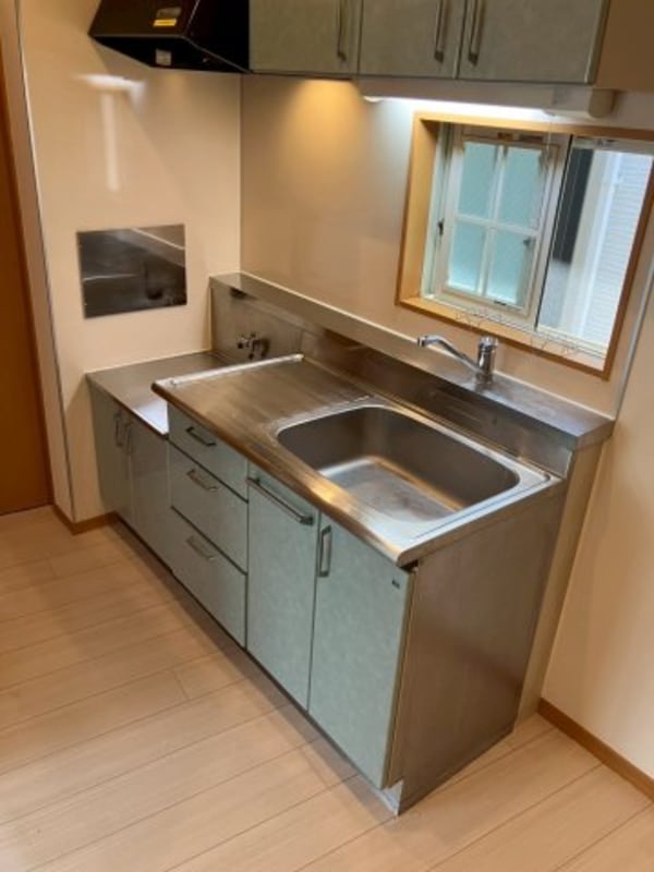 キッチン(コンパクトなキッチンで掃除もラクラク)