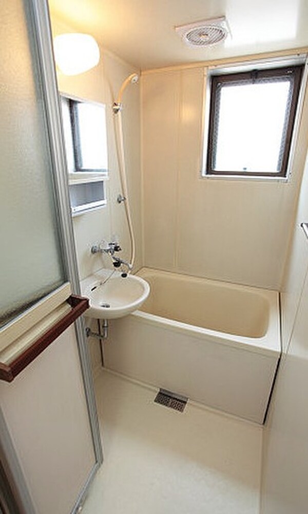 浴室(※別部屋参考画像です。)