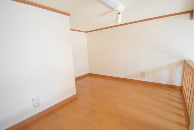 物件内観写真6　(※別部屋参考画像です。)